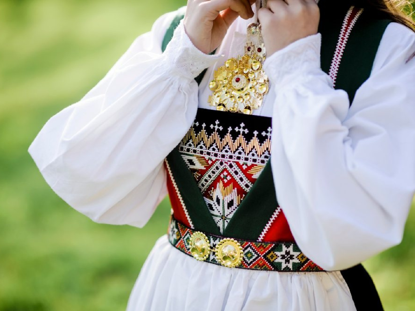 Bunadsølv - Fremhevet bilde